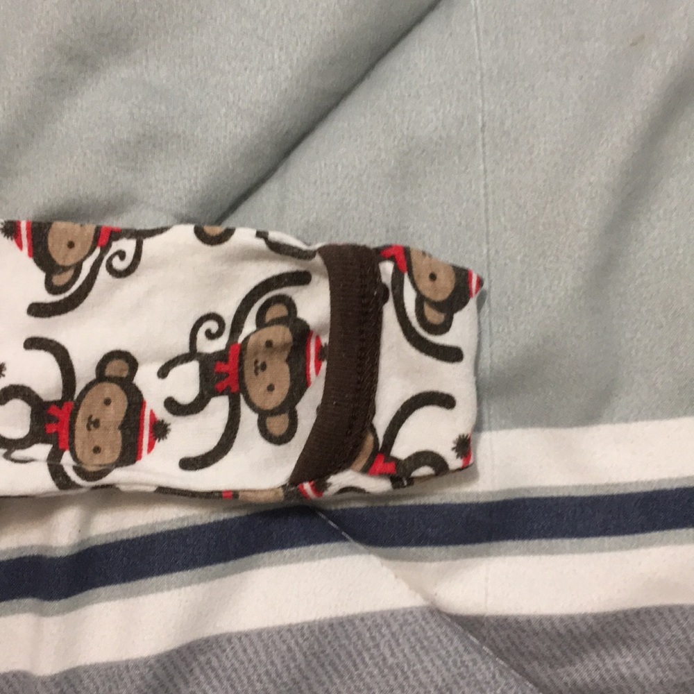 2 PJs - Picture 4 of 6